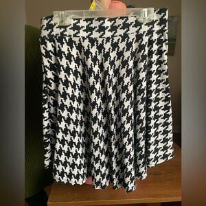 Black and White Houndstooth Skirt